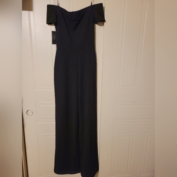NWT Lulu's Alleyoop Black Off-the-Shoulder Jumpsuit size medium - Picture 4 of 10